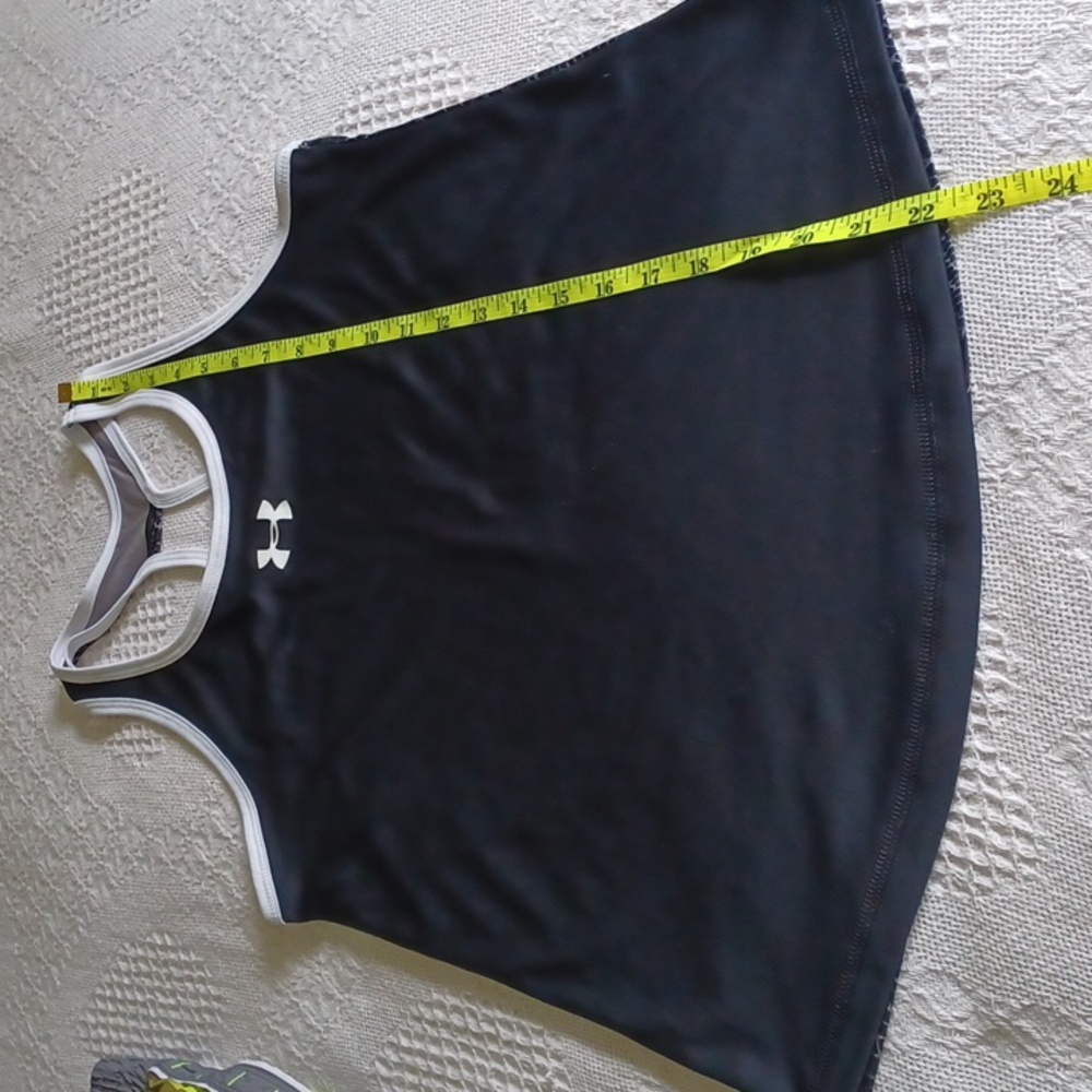 COPY - Under Armour bundle shorts/top - Picture 10 of 10